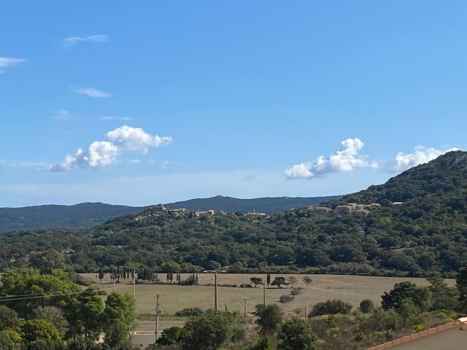 En A Vue Panoramique Sur Porto-vecchio ! Sotta